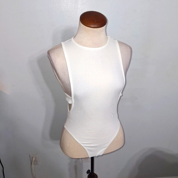 Soft White/ Sexy Sides/Bodysuit- W Sz Small - Picture 2 of 5
